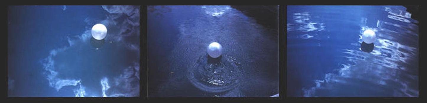 Gabriel Orozco - Triunfo de la libertad No. 18 - 1995